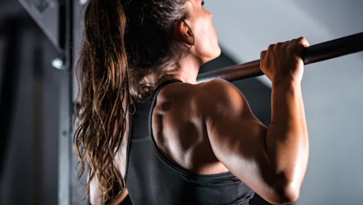 Why women tend to struggle with pull-ups, according to experts